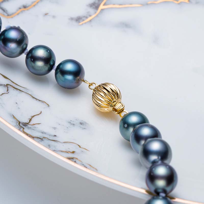 Solid 14K Gold 9-11mm Tahitian pearl necklace