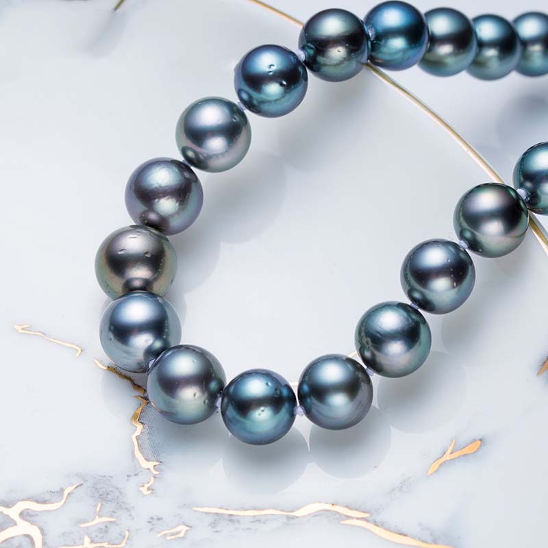 Solid 14K Gold 9-11mm Tahitian pearl necklace