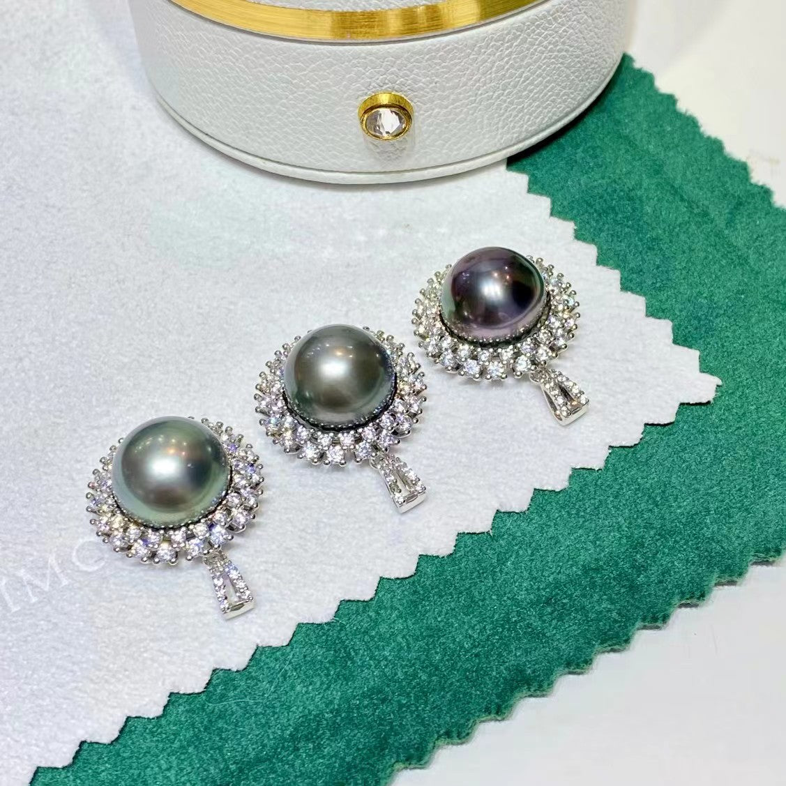 12-13mm Twinkle Flower Tahitian Pearl Pendent, S925 Setting