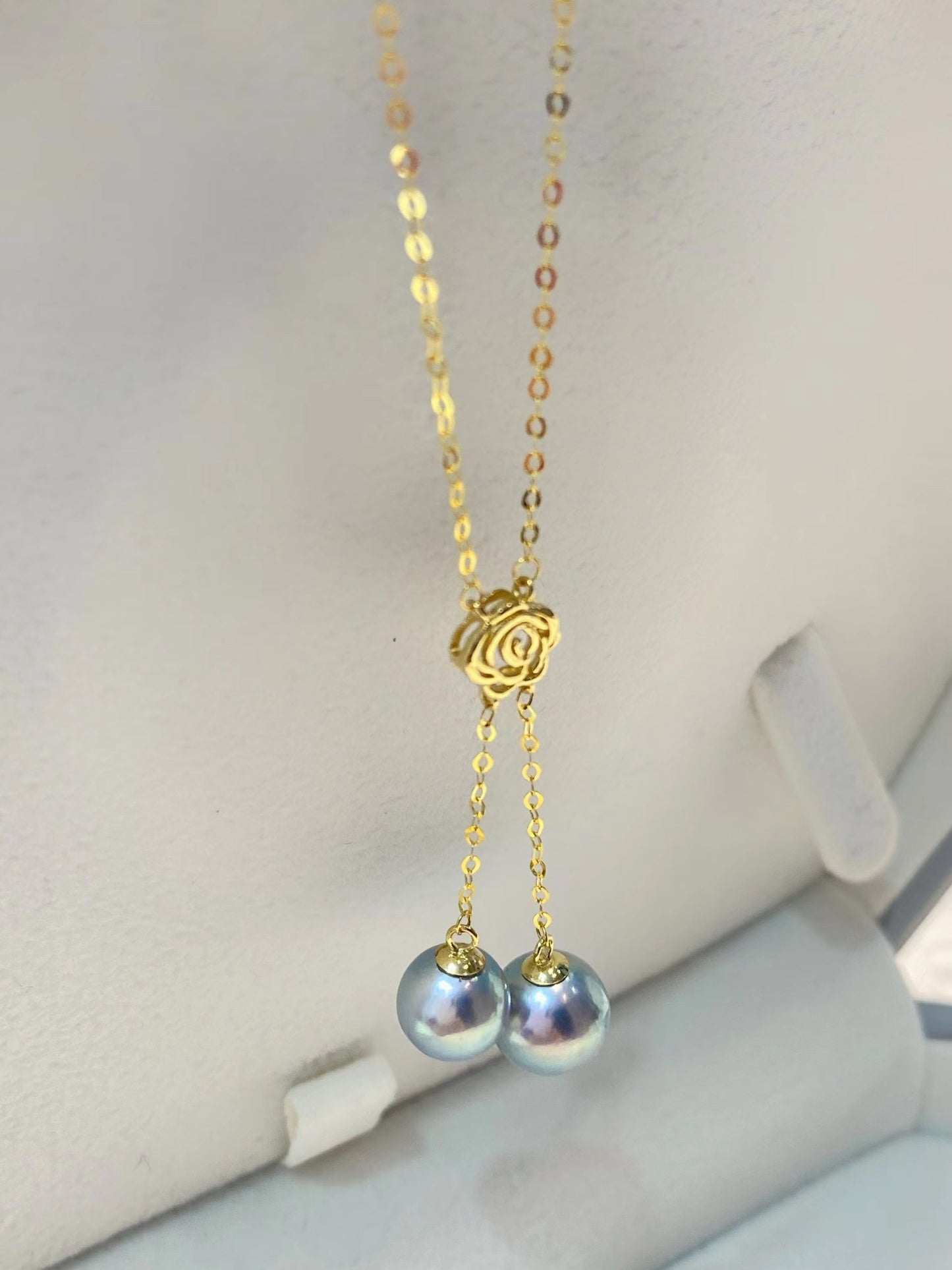 7-9mm Grey Akoya Y-Chain Camellia Pendent, Solid 18k Gold Setting