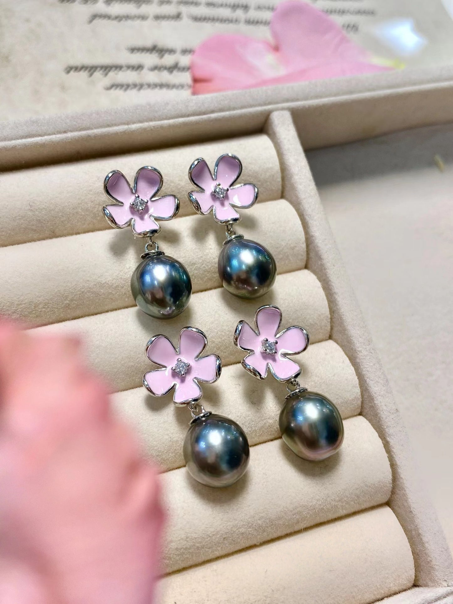 8-9mm Tahitian Pearl Tear Drop Pinky Flower Earring, S925 Sliver Setting