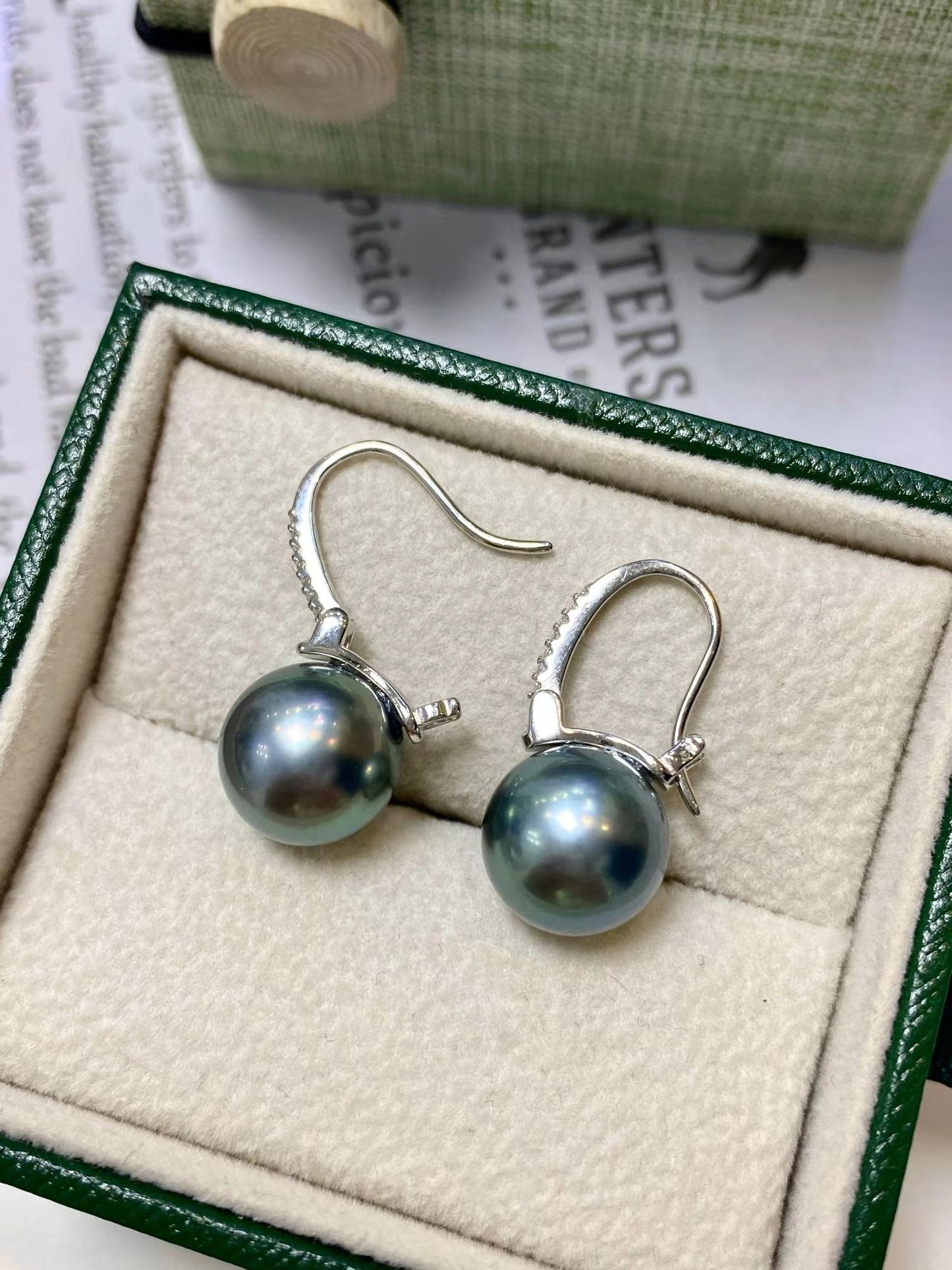 10-11mm Tahitian Pearl Clip Earring, S925 Sliver Setting