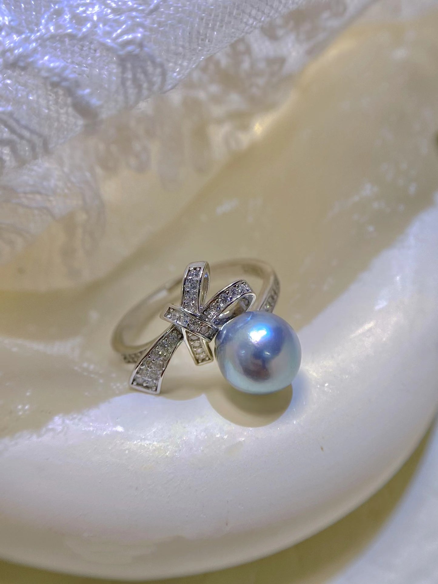 8-9mm Grey Akoya Pearl Bowknot Ring